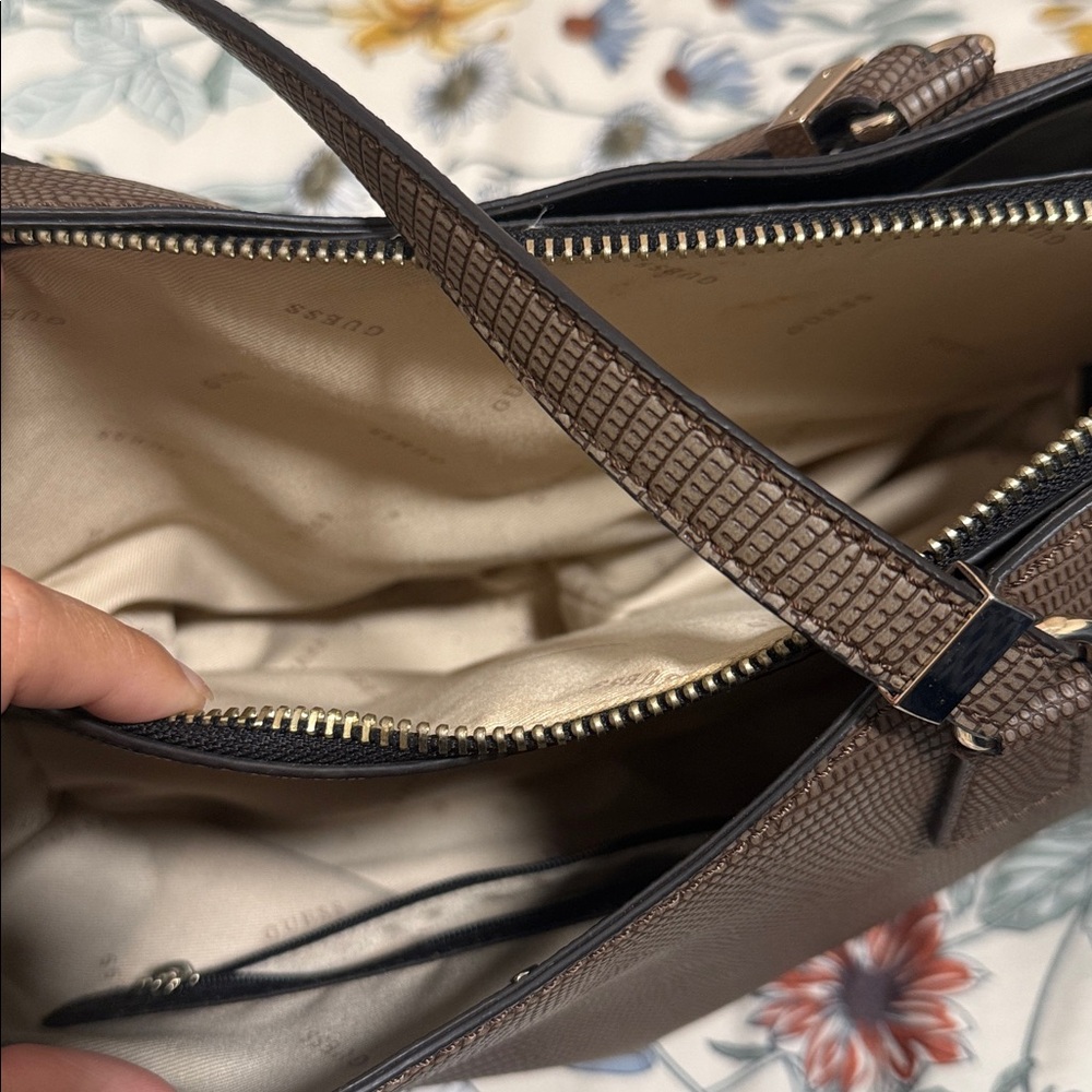 Guess bag - Picture 4 of 4